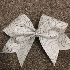 ❤️ PRICE DROP!!! Brand New White Sparkle Cheer Bow